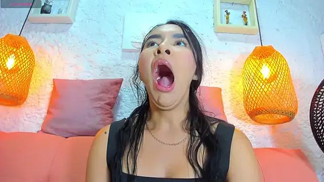 Freechat emiily_s on StripChat