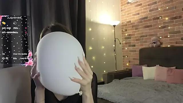 Private EmiliDen on StripChat