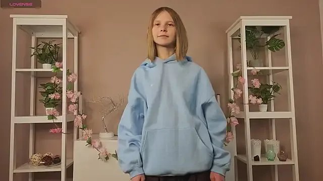 StripChat EssieVogel is Freechat EssieVogel — I'll make a cute face :^