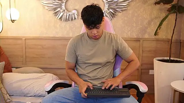 Freechat Ethan_occonor on StripChat