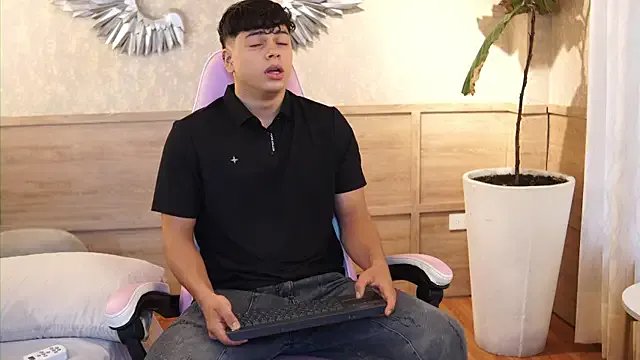 Freechat Ethan_occonor on StripChat