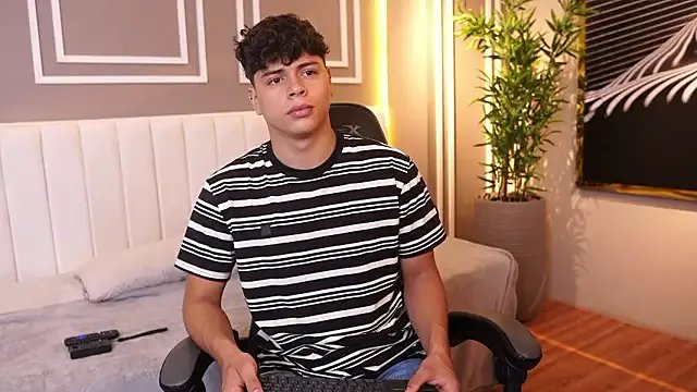 Freechat Ethan_occonor on StripChat