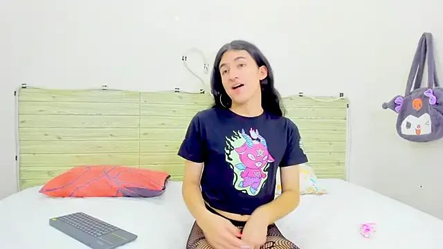 Evil_Queen13 on StripChat