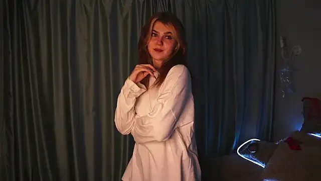 Freechat FannyRay on StripChat