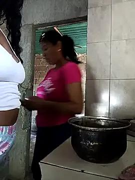 Fernanda30 — Tetas de mami