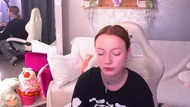 Freechat FoxyMayy on StripChat