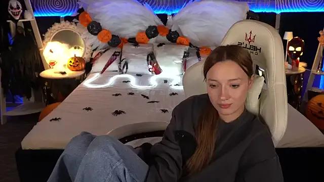 Freechat FoxyMayy on StripChat