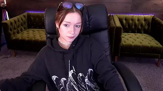 Freechat FoxyMayy on StripChat