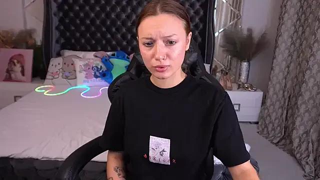 Freechat FoxyMayy on StripChat