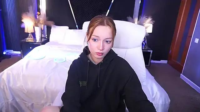 Freechat FoxyMayy on StripChat