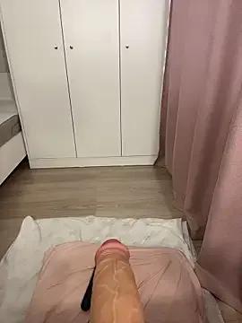 Freechat fuckdoll_18 on StripChat