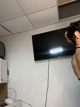 Freechat fullpasionkv220 on StripChat