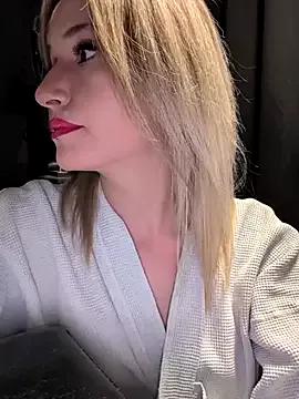 Freechat GangBangKitty on StripChat