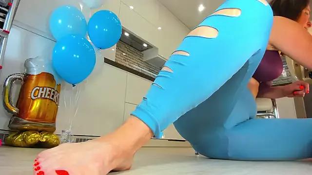 Freechat Girl_Squirts on StripChat