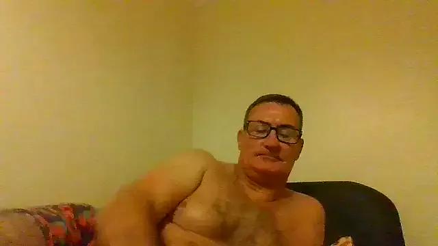 Freechat goldenman59 on StripChat