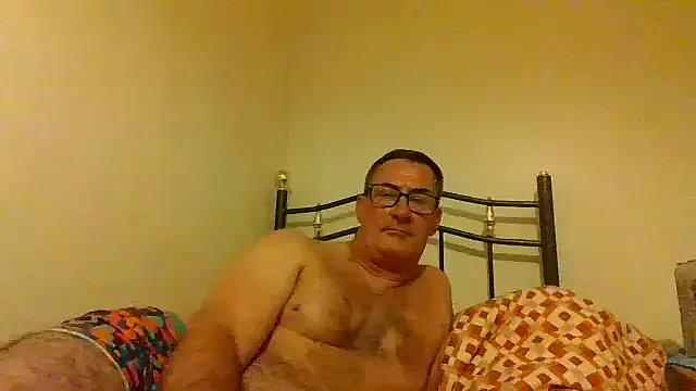 Freechat goldenman59 on StripChat