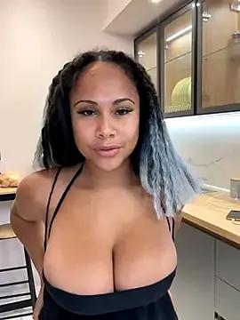 StripChat HaileyDiana is Freechat HaileyDiana — Boob play