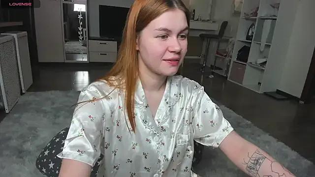 Freechat HeatherNextDoor on StripChat