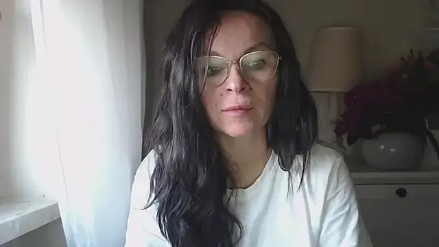 Freechat HelenLuxx on StripChat