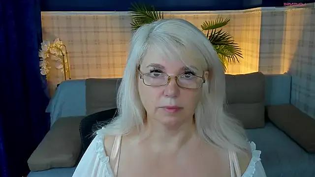 StripChat Hella_Fabel is Freechat Hella_Fabel — red lipstick