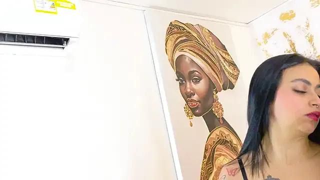 HellemMonet on StripChat 