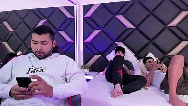 Private Hot_Threesomee on StripChat