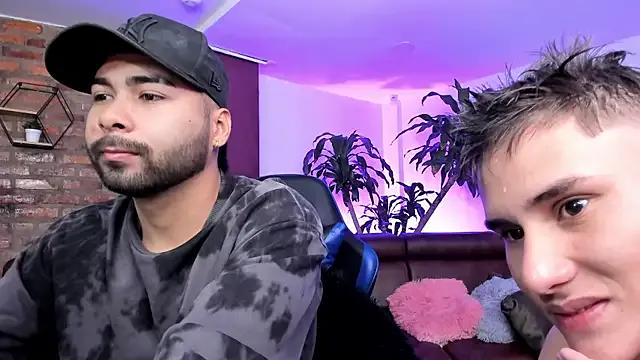 Private Hot_Threesomee on StripChat