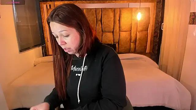 Private Isa_Thompson__ on StripChat