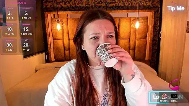 Private Isa_Thompson__ on StripChat