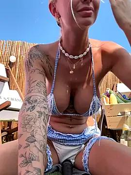 JezzyHill on StripChat 