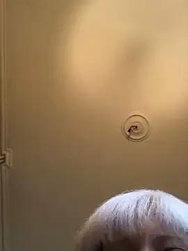 juliaoneandonly on StripChat