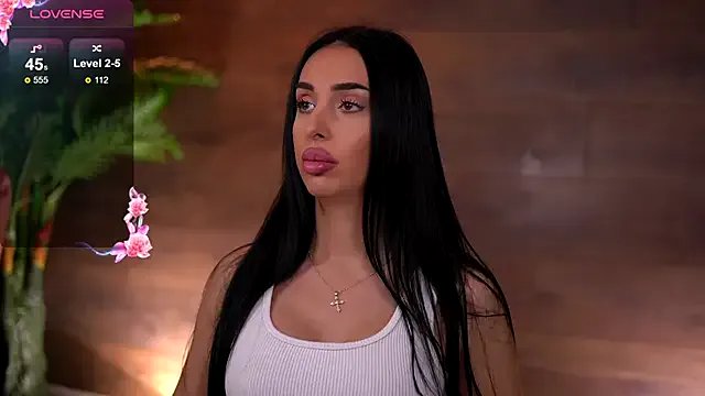 Freechat KairaAndrews on StripChat