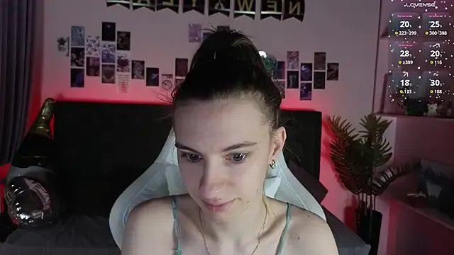 kaleriyaa_ on StripChat