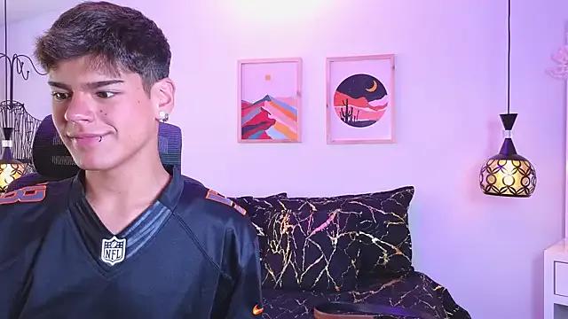 Freechat kevienmiet on StripChat