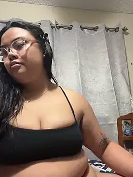 kiaradanielaxx model from StripChat