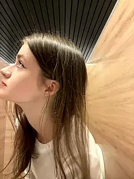 Freechat KittyQueeny on StripChat