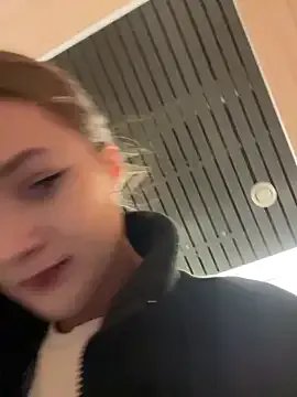 Freechat KittyQueeny on StripChat