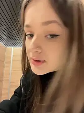 Freechat KittyQueeny on StripChat