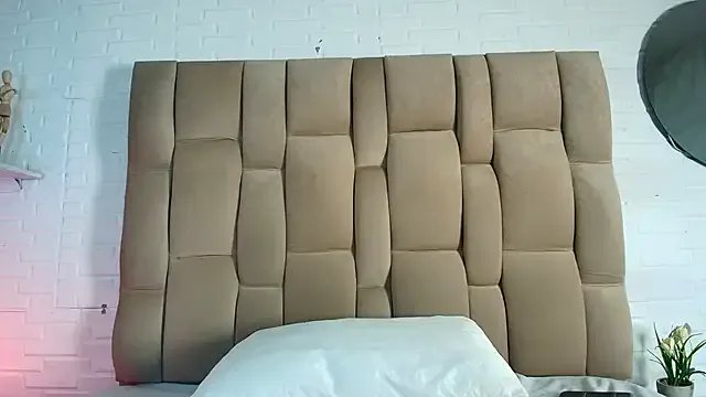 Kristin_Ramirez on StripChat