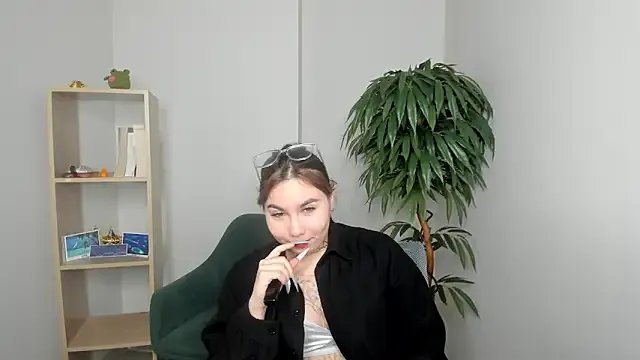 Freechat LaneUmanzor on StripChat