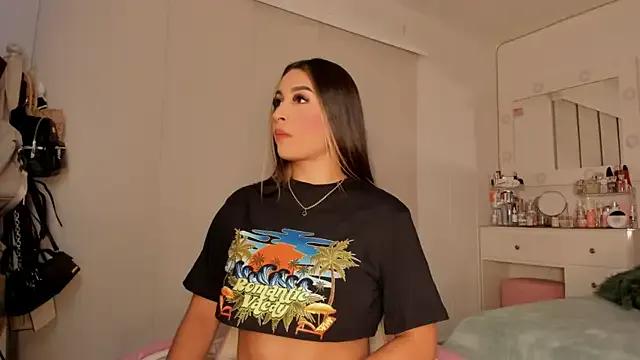 Lauuuuuuuu_ on StripChat 