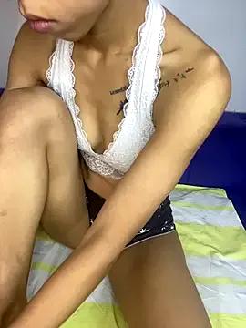 Group Layla_ly on StripChat