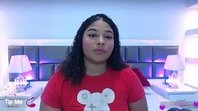 Freechat LennaEvans on StripChat