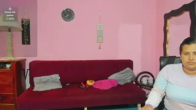 Freechat lesbiancuple on StripChat