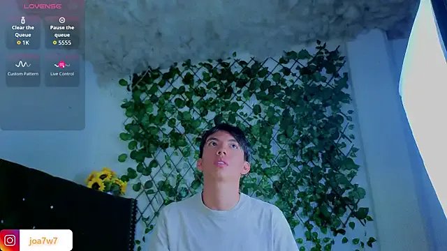 Levii_Ackermann on StripChat