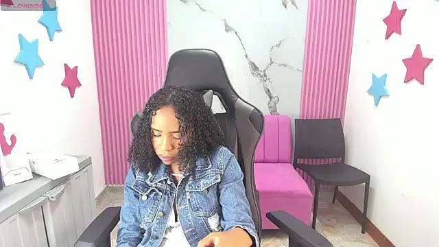 Freechat lia_16 on StripChat