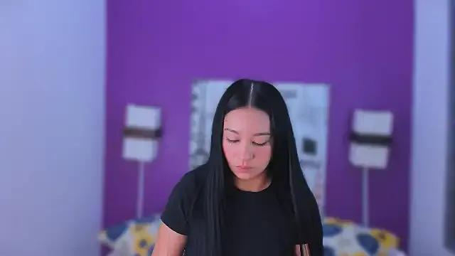 Lila_Pinky — Azotes en el trasero con mi paleta 