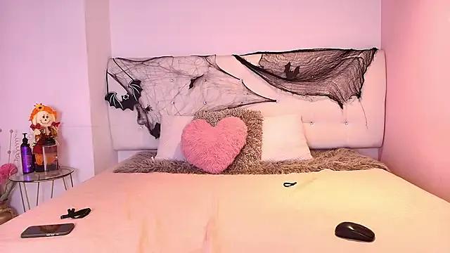 lilyth_bloom on StripChat