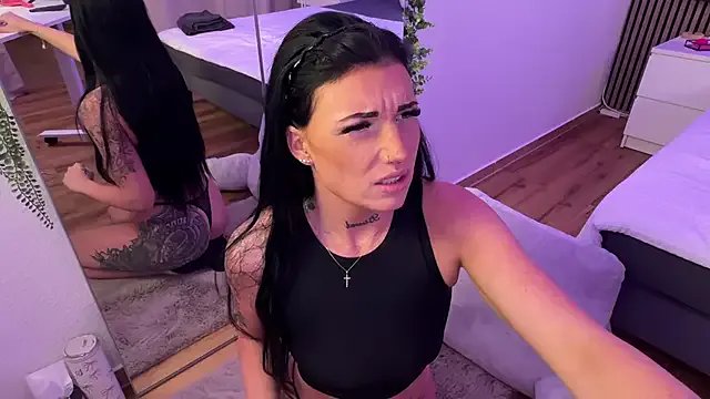 LizaRoxx on StripChat