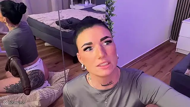 LizaRoxx on StripChat